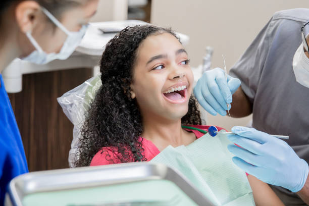 Best Emergency Tooth Extraction in Rainbow Park, FL